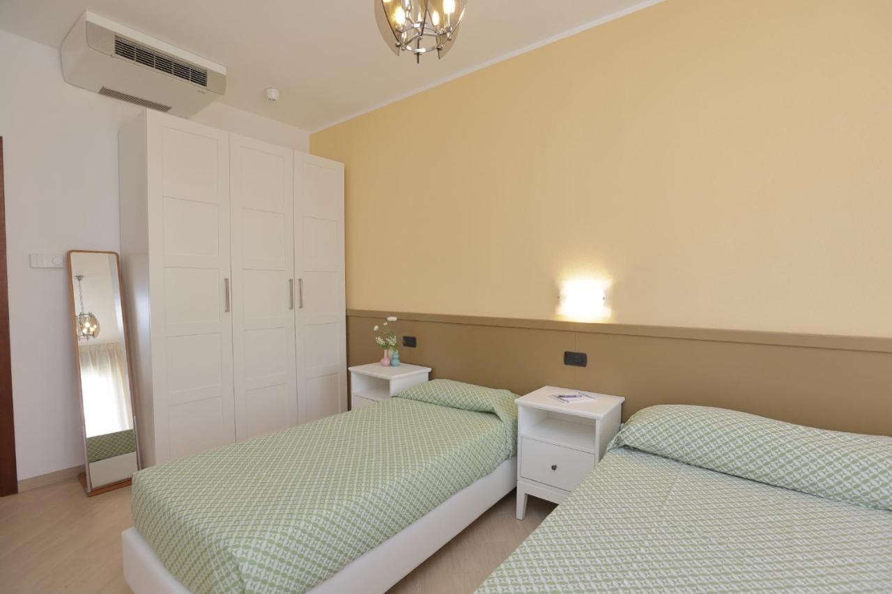 Residence Hotel Kriss Deiva Marina Luaran gambar