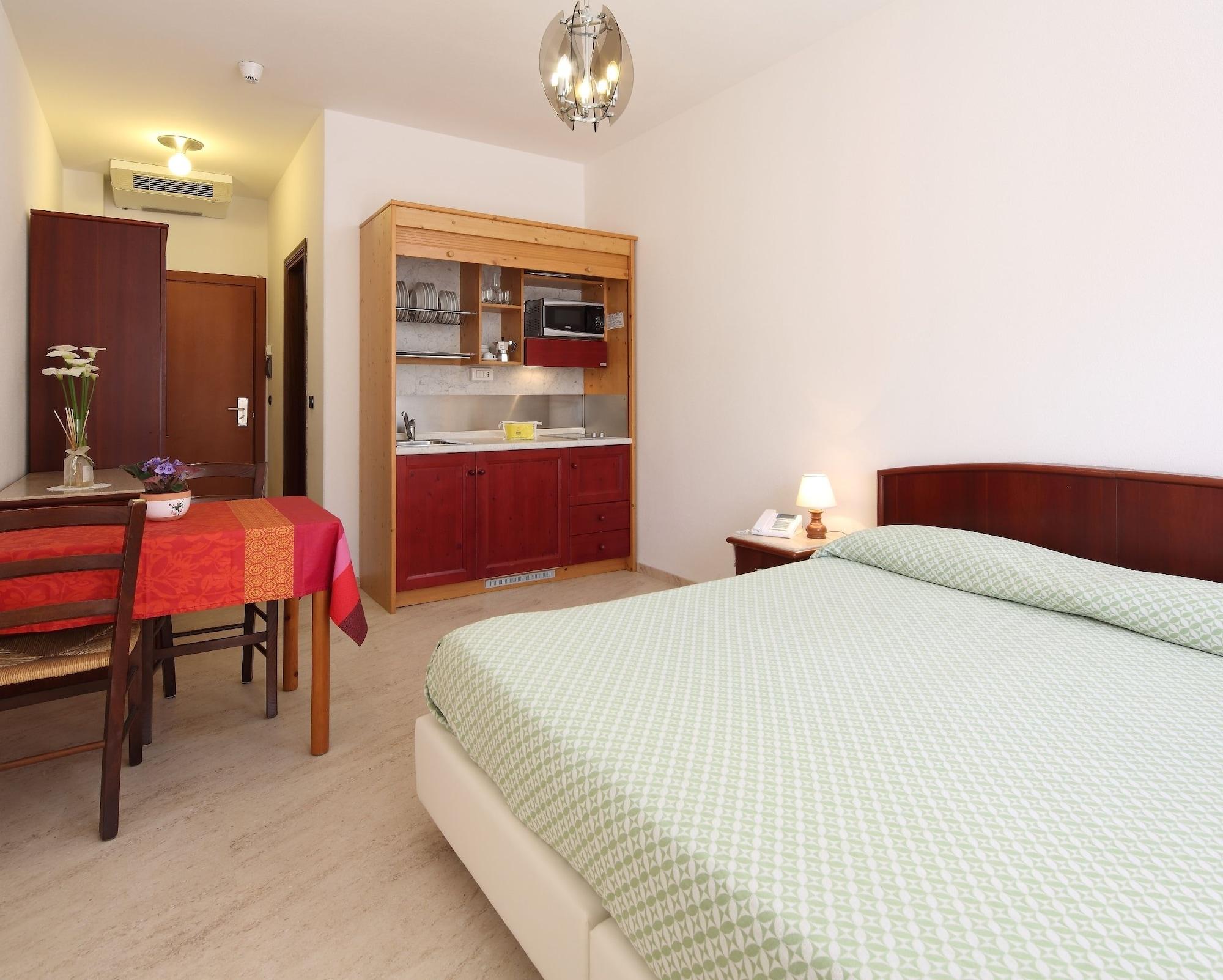 Residence Hotel Kriss Deiva Marina Luaran gambar