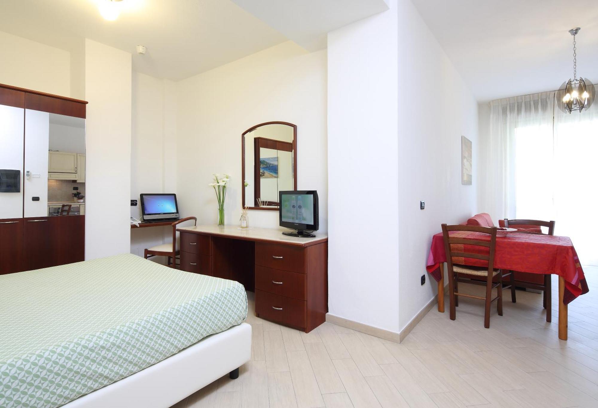 Residence Hotel Kriss Deiva Marina Luaran gambar