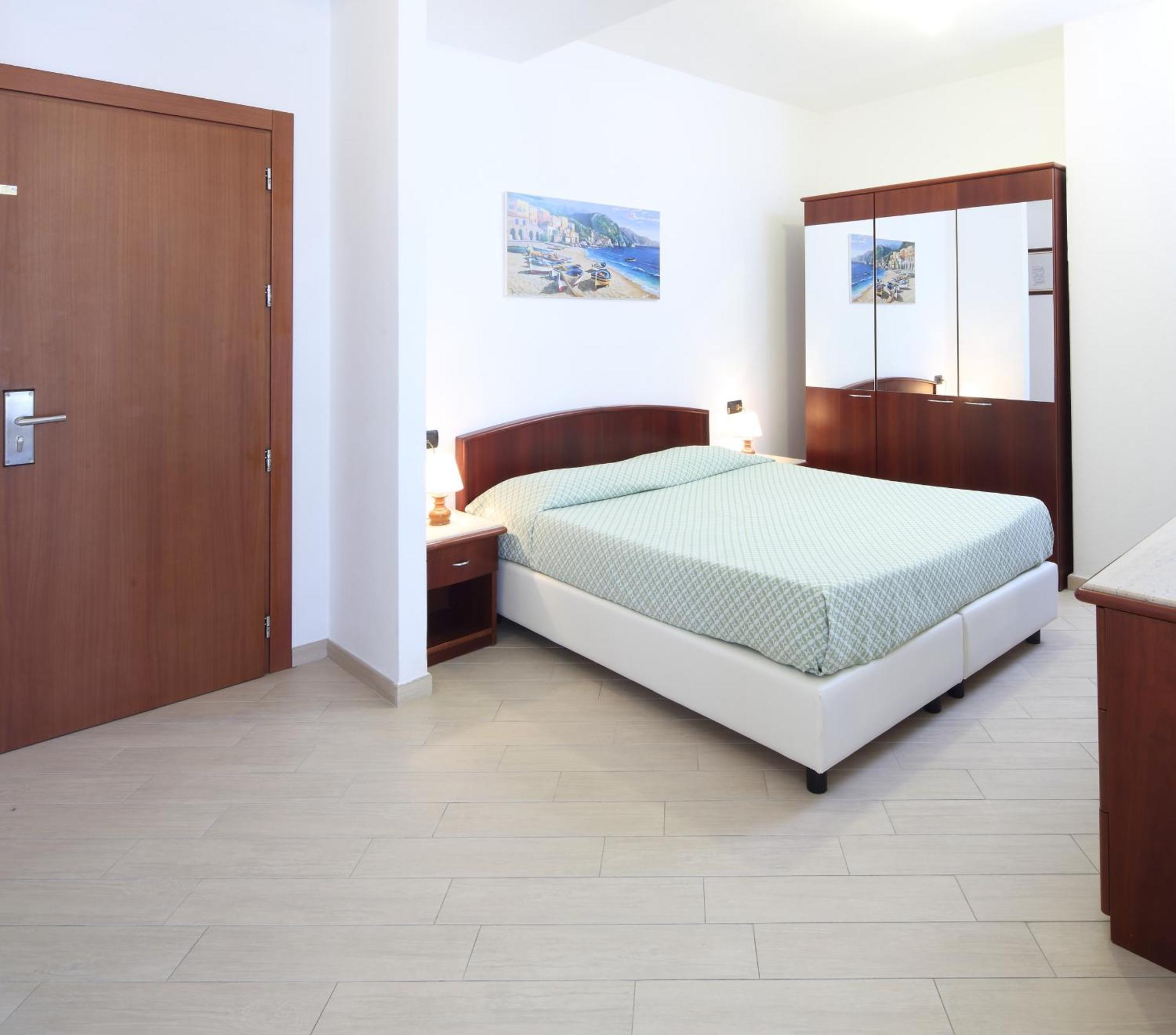 Residence Hotel Kriss Deiva Marina Luaran gambar
