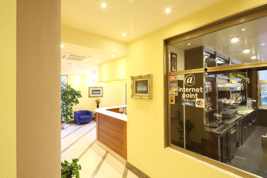 Residence Hotel Kriss Deiva Marina Luaran gambar