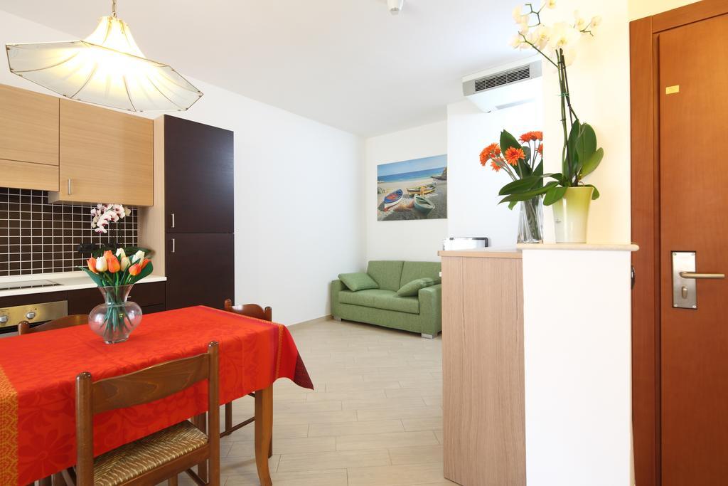 Residence Hotel Kriss Deiva Marina Luaran gambar