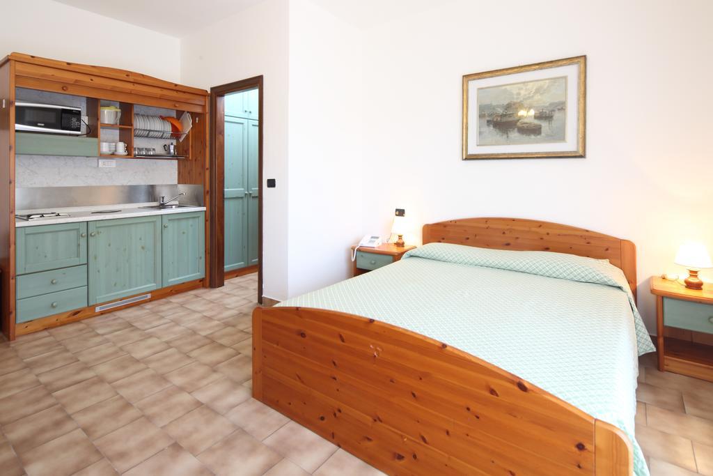 Residence Hotel Kriss Deiva Marina Luaran gambar
