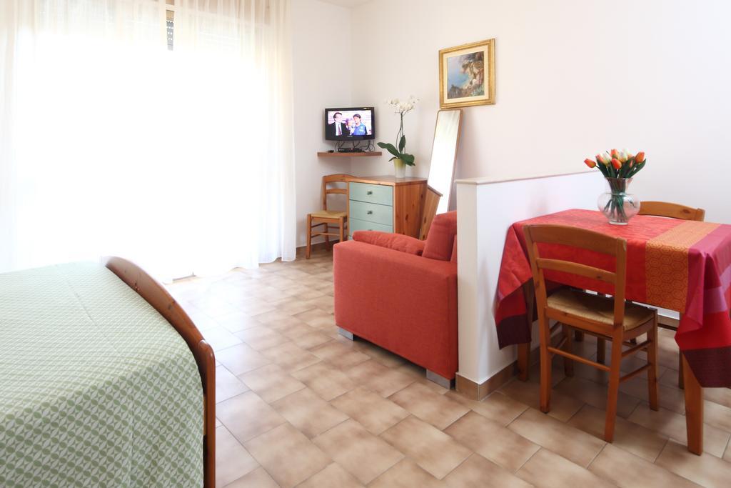 Residence Hotel Kriss Deiva Marina Luaran gambar