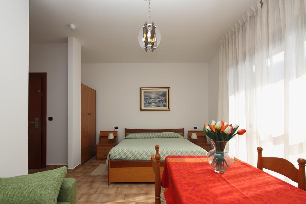 Residence Hotel Kriss Deiva Marina Luaran gambar