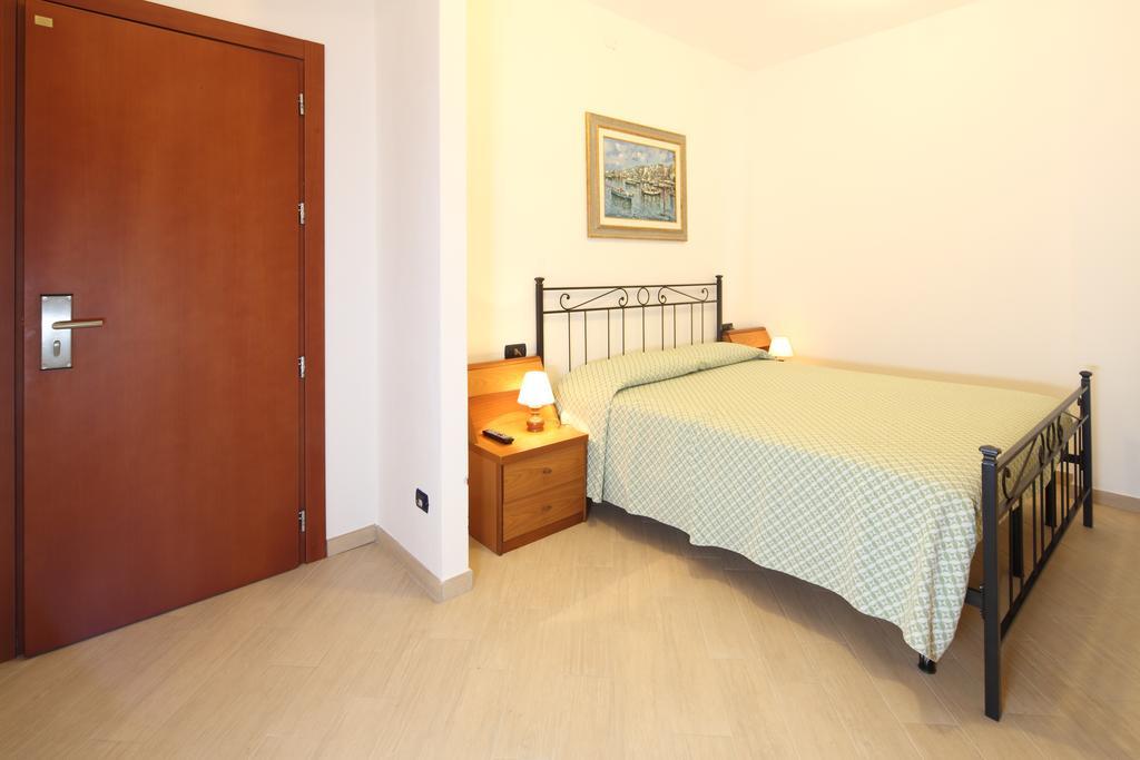 Residence Hotel Kriss Deiva Marina Luaran gambar