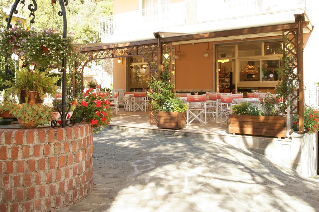 Residence Hotel Kriss Deiva Marina Luaran gambar