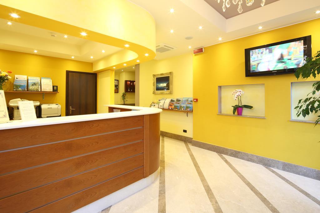 Residence Hotel Kriss Deiva Marina Luaran gambar